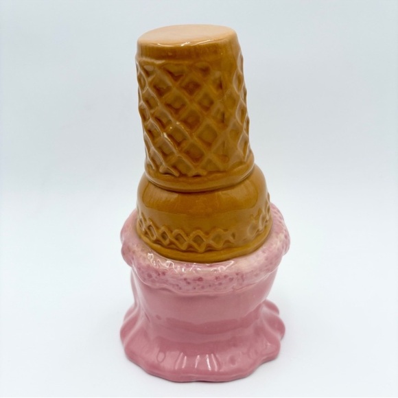 ☠️🍦Skull Ice Cream Cone Ceramic Figurine Unique Halloween Summerween 8" ☠️🍦 - Picture 5 of 6